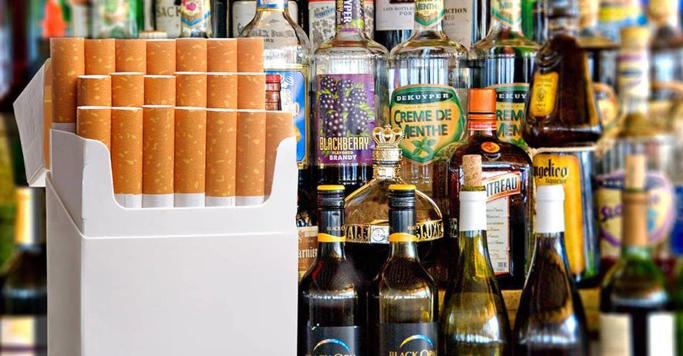 встановлено факт нелегального зберігання та реалізації алкогольних напоїв та тютюнових виробів