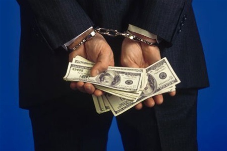 Хабар у 1,5 тисячі доларів США – затримано посадову особу Черкаської міської ради