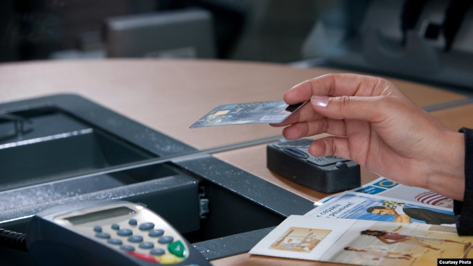 В Україні заборонили платіжні картки банків Росії та Білорусі