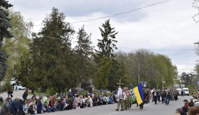 у Черкаському районі відбулося вісім церемоній прощань з захисниками України, які віддали своє життя у боротьбі з агресором