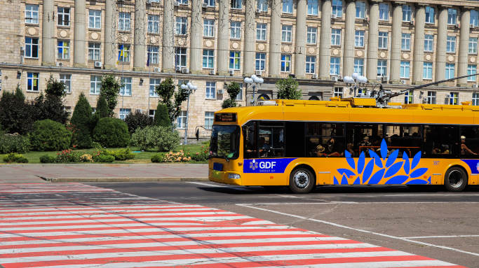 встановлення нових тарифів на проїзд у міських тролейбусах та автобусах