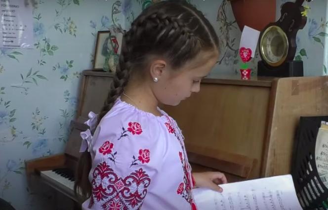 Золотоніська школярка стала найкращим знавцем рідної мови в Україні (відео)