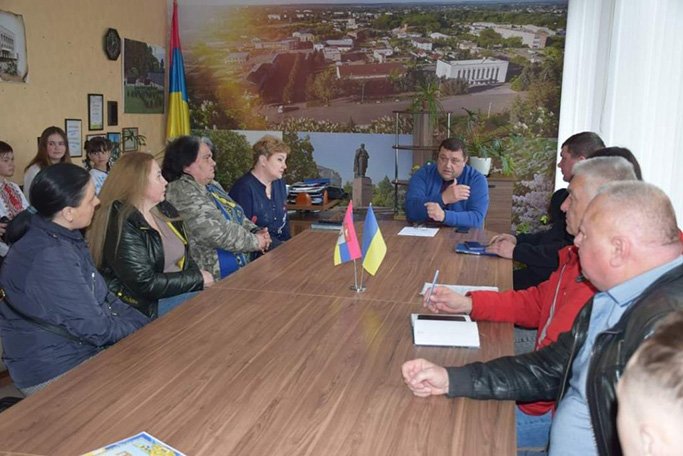 У Шполі волонтери зустрілися із керівництвом громади і підписали Меморандум про співпрацю
