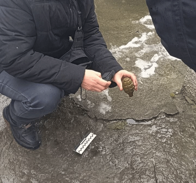 На Черкащині громадській діячці підкинули гранату