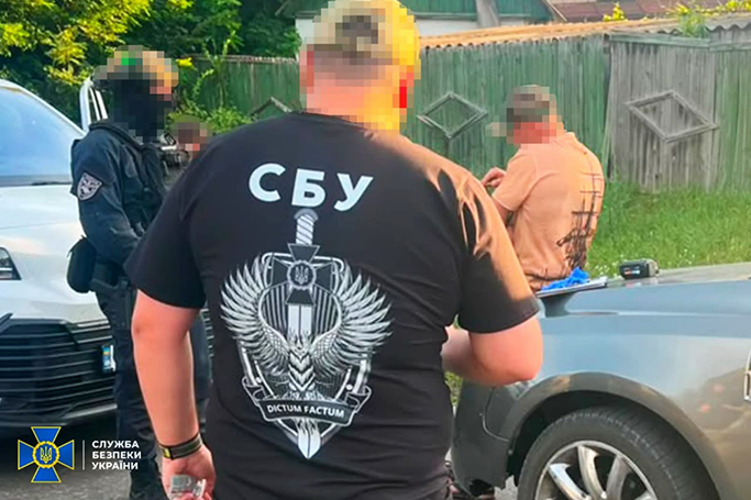 7 тисяч доларів за «вирішення питання»: на Черкащині затримали чоловіка, який обіцяв допомогти з оформленням інвалідності дитині
