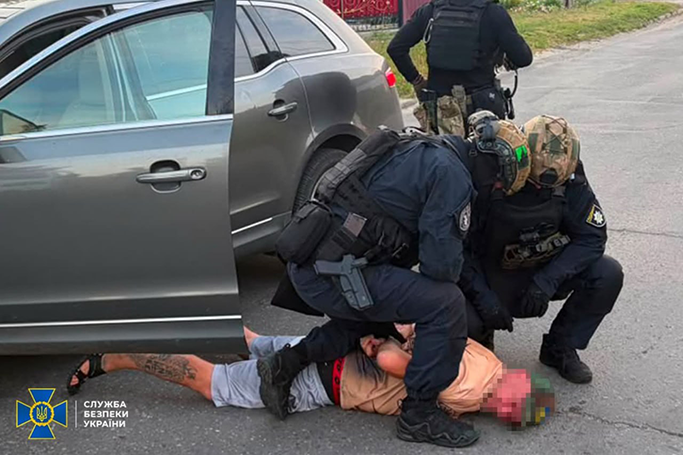 7 тисяч доларів за &laquo;вирішення питання&raquo;: на Черкащині затримали чоловіка, який обіцяв допомогти з оформленням інвалідності дитині