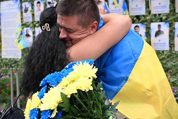 У Монастирищі зустріли військового, який потрапив у полон під час бою на Київщині