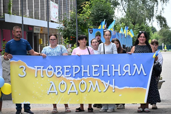 У Монастирищі зустріли військового, який потрапив у полон під час бою на Київщині