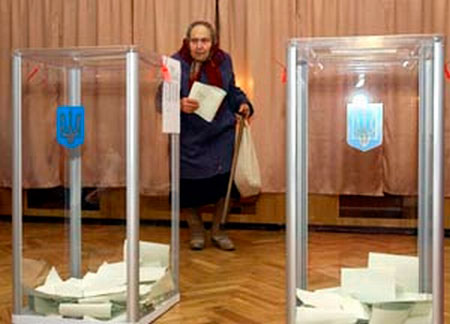 На Черкащині священник очолив виборчу дільницю